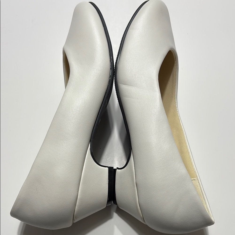 NEW! ComfortStep Women's White low heel with Cushioned Insole - Picture 8 of 8